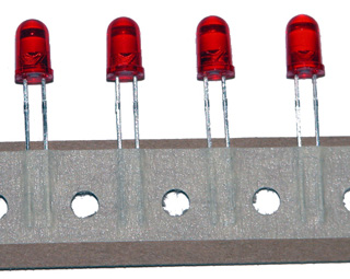 LED 5MM RED CLEAR STD ON TAPE