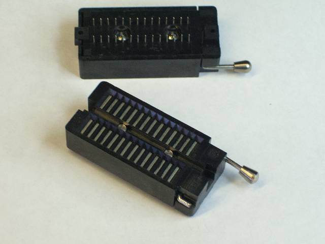 IC ZIF SOC 28PIN W/HANDLE