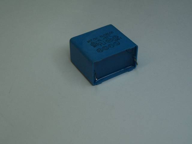 CAP FILM RDL 1UF 250V 27LS (USED)