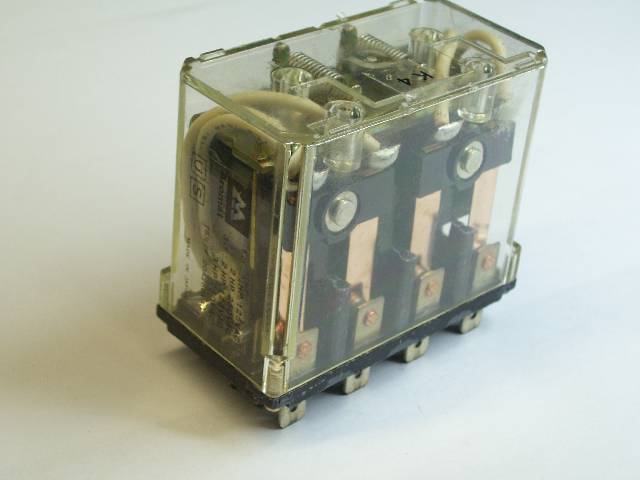 RELAY 24VDC 20A 4PDT SKT MNT (USED)