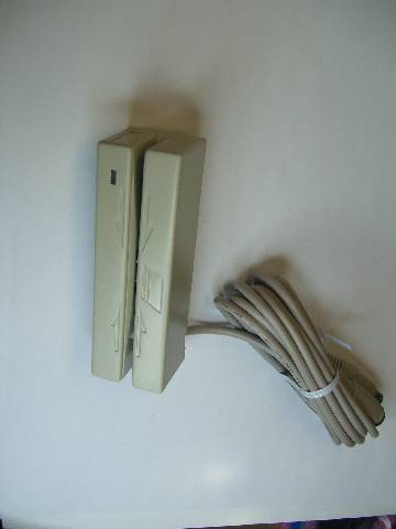 MISC CARD READER W/PS2/Y M/F WHITE