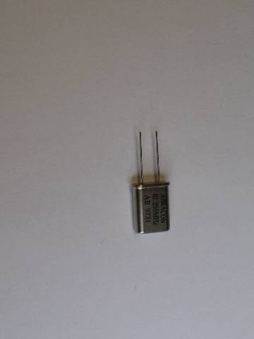 CRYSTAL 61.250MHZ RDL 200/BAG