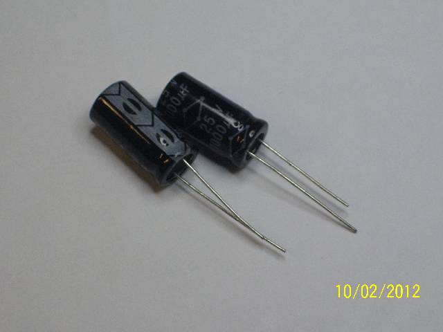 CAP LYT RDL 1000UF 25V 13X21MM 5LS 20% 105C ROHS