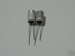 CAP LYT RDL 820UF 4V 10X11.5MM 5LS  