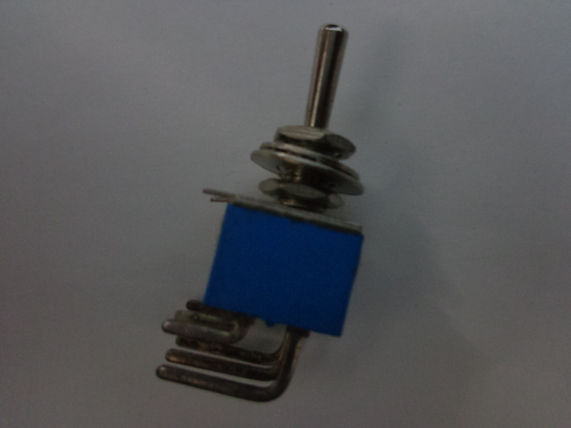 SWITCH TOGGLE DPDT 6A 125 VAC ON/OFF/ON 100PCS/BOX